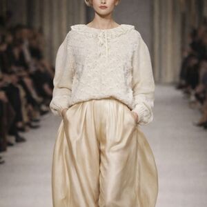 Vintage 80s Chole Inspired Ruffle Collar Pearl Silk Blend Knitted Sweatshirt